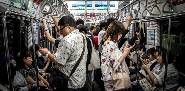 電車移動中